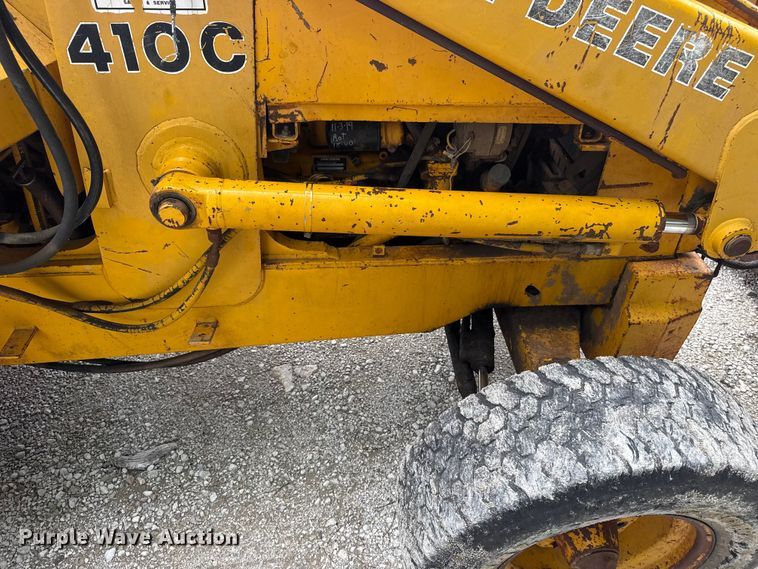 image for item DO8500 1990 John Deere 410C backhoe