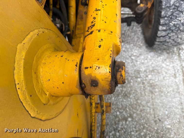 image for item DO8500 1990 John Deere 410C backhoe