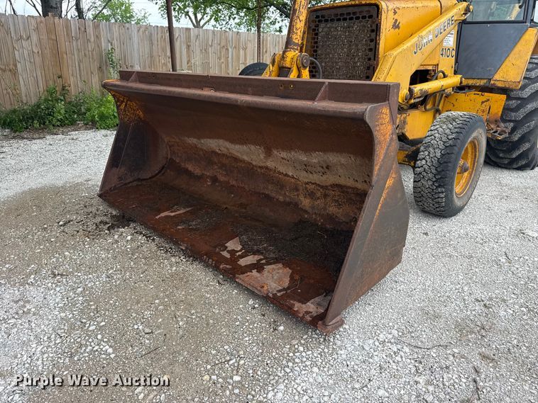 image for item DO8500 1990 John Deere 410C backhoe