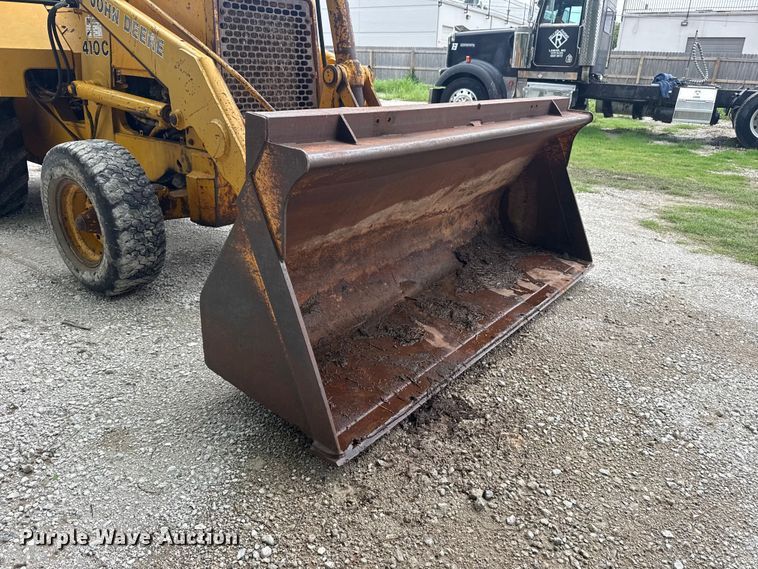 image for item DO8500 1990 John Deere 410C backhoe