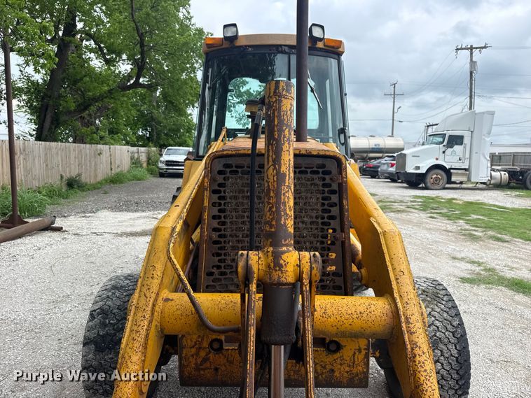 image for item DO8500 1990 John Deere 410C backhoe