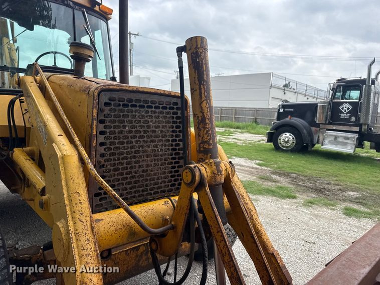 image for item DO8500 1990 John Deere 410C backhoe