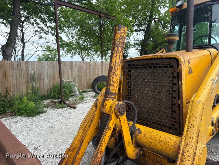 image for item DO8500 1990 John Deere 410C backhoe