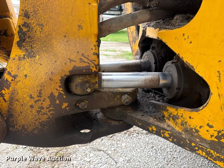 image for item DO8500 1990 John Deere 410C backhoe