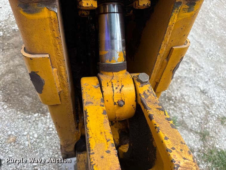 image for item DO8500 1990 John Deere 410C backhoe