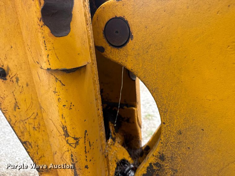 image for item DO8500 1990 John Deere 410C backhoe