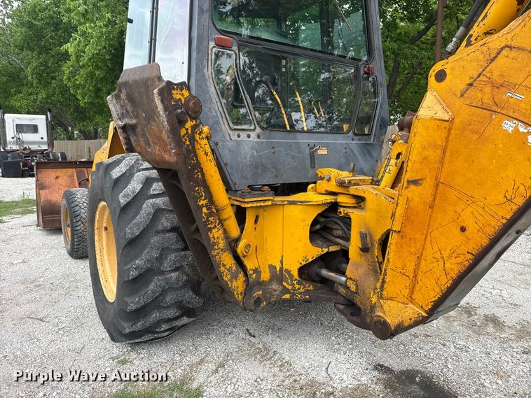 image for item DO8500 1990 John Deere 410C backhoe