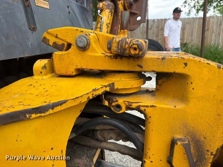 image for item DO8500 1990 John Deere 410C backhoe