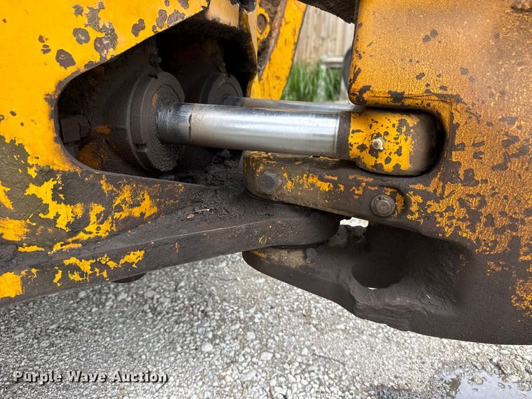 image for item DO8500 1990 John Deere 410C backhoe