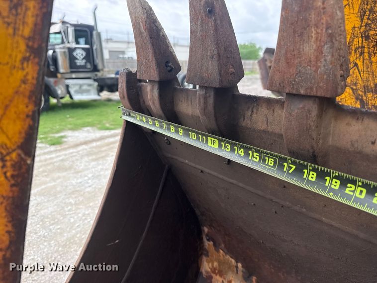 image for item DO8500 1990 John Deere 410C backhoe