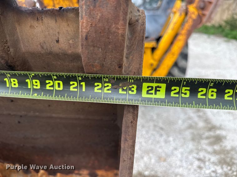 image for item DO8500 1990 John Deere 410C backhoe