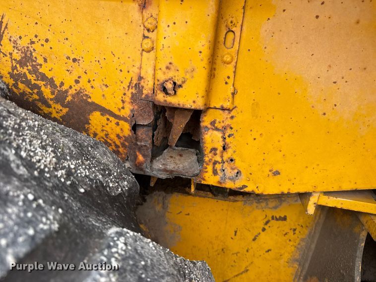 image for item DO8500 1990 John Deere 410C backhoe