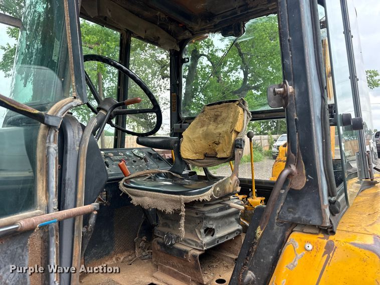 image for item DO8500 1990 John Deere 410C backhoe