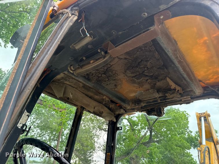 image for item DO8500 1990 John Deere 410C backhoe