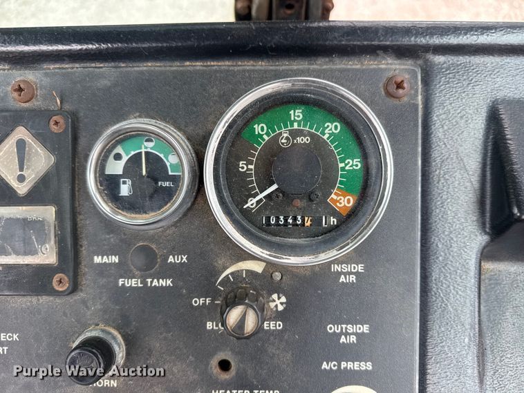 image for item DO8500 1990 John Deere 410C backhoe