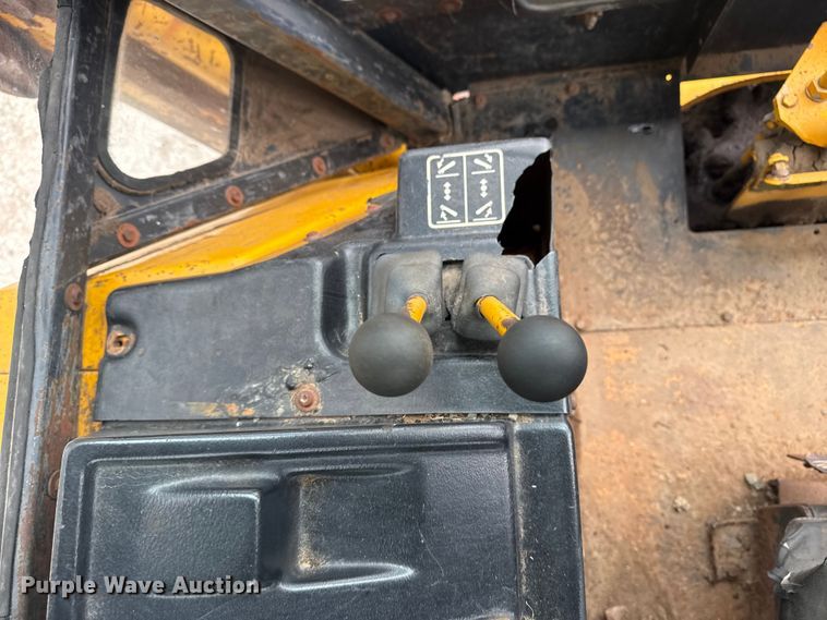 image for item DO8500 1990 John Deere 410C backhoe