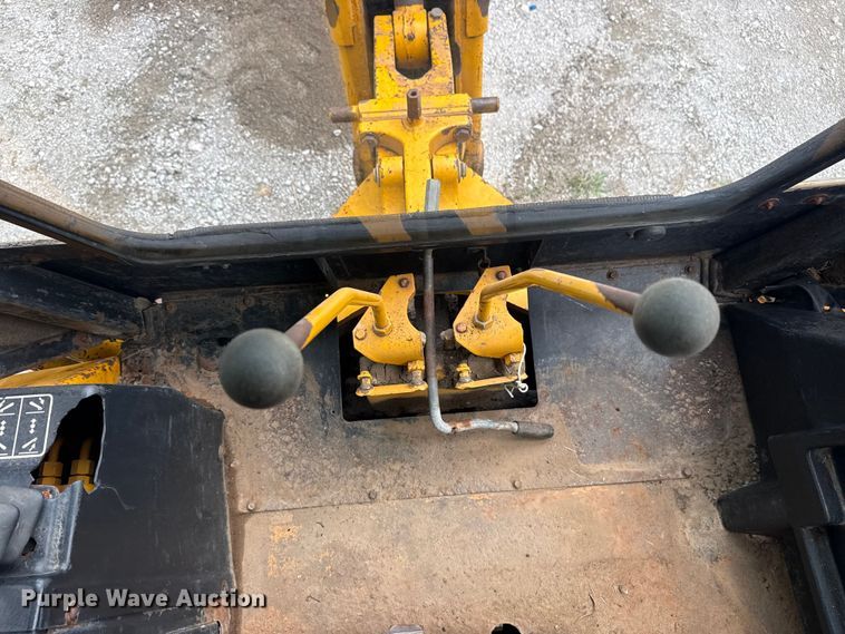 image for item DO8500 1990 John Deere 410C backhoe