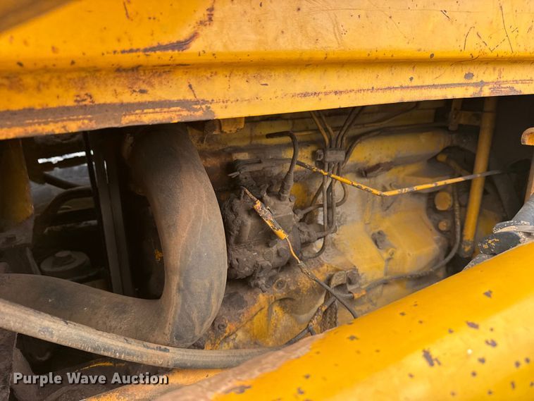 image for item DO8500 1990 John Deere 410C backhoe