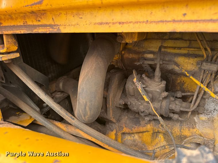 image for item DO8500 1990 John Deere 410C backhoe