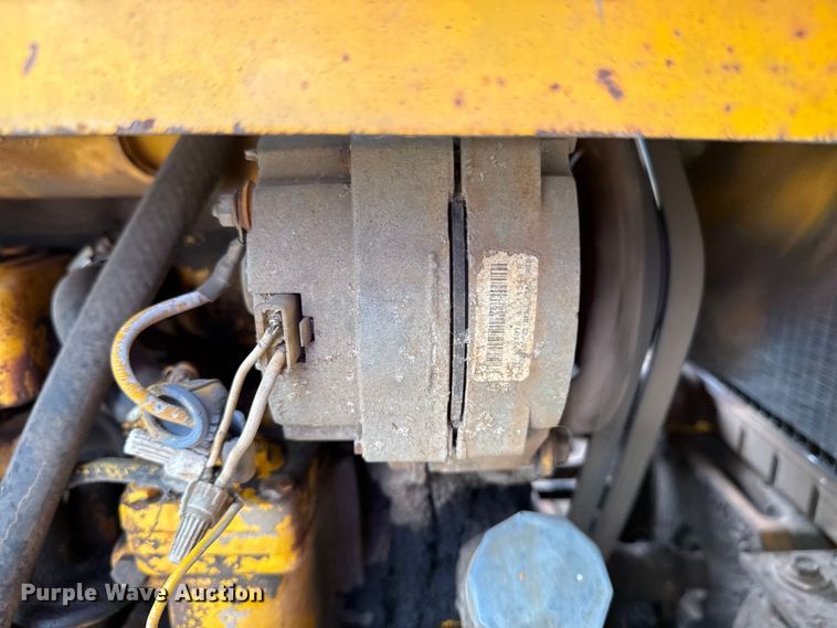 image for item DO8500 1990 John Deere 410C backhoe