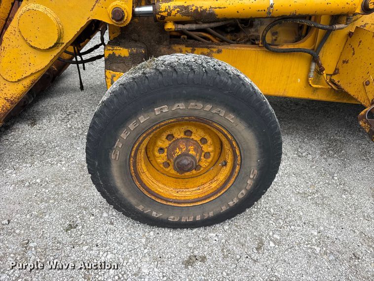 image for item DO8500 1990 John Deere 410C backhoe