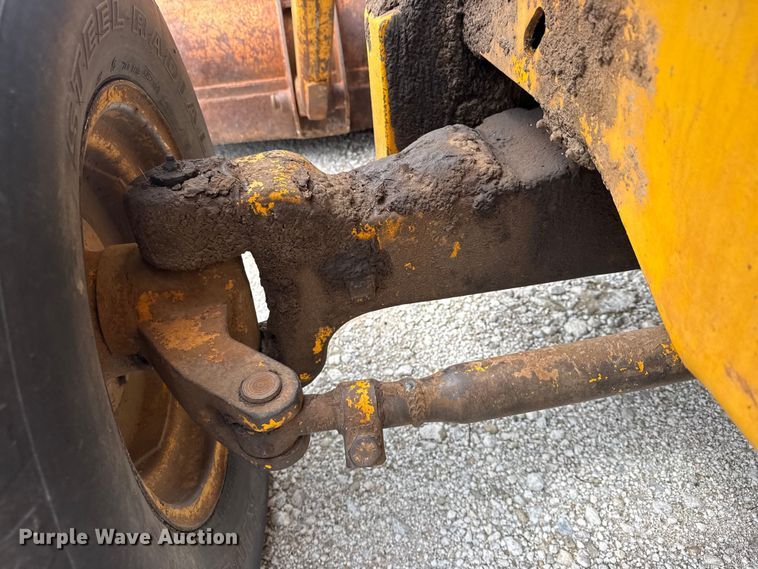 image for item DO8500 1990 John Deere 410C backhoe