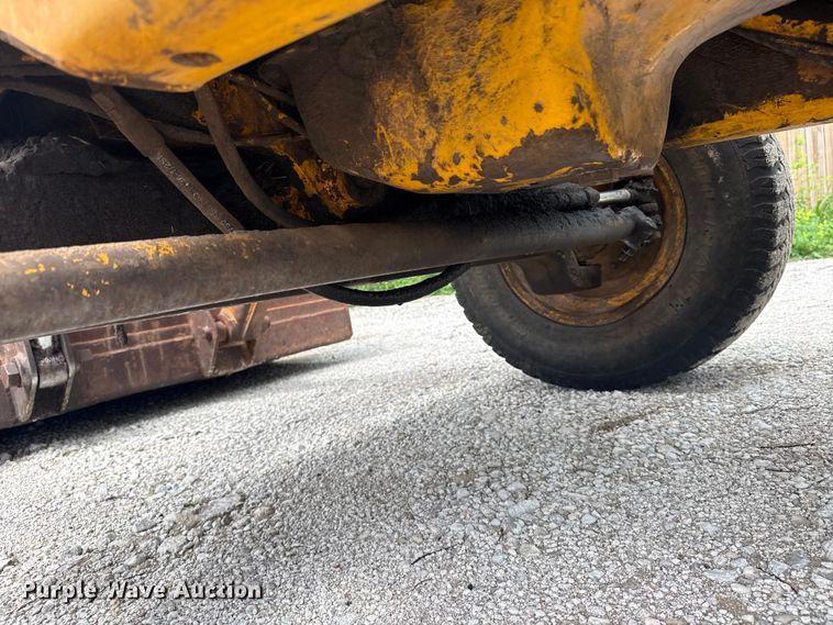 image for item DO8500 1990 John Deere 410C backhoe