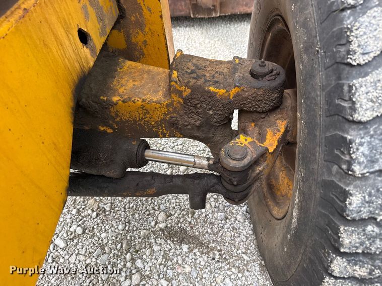 image for item DO8500 1990 John Deere 410C backhoe