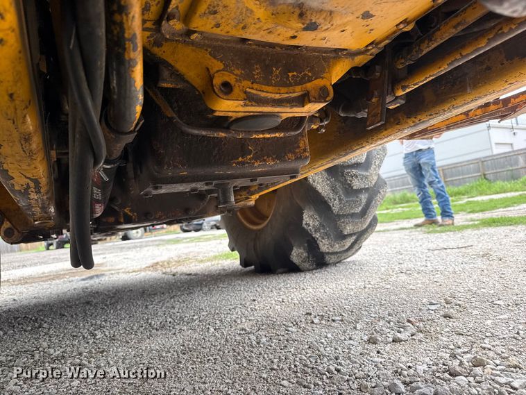 image for item DO8500 1990 John Deere 410C backhoe