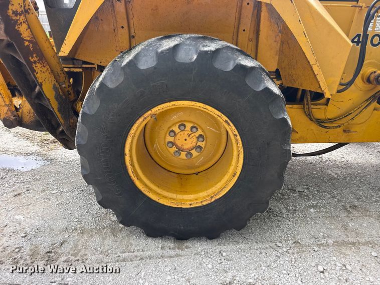 image for item DO8500 1990 John Deere 410C backhoe