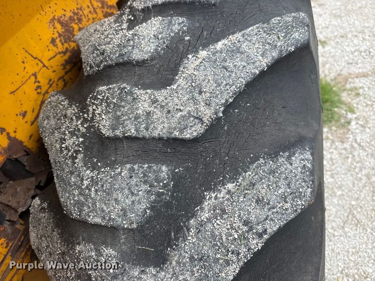 image for item DO8500 1990 John Deere 410C backhoe