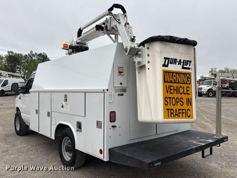 image for item DO8501 2022 Ford E350 Super Duty van with bucket lift