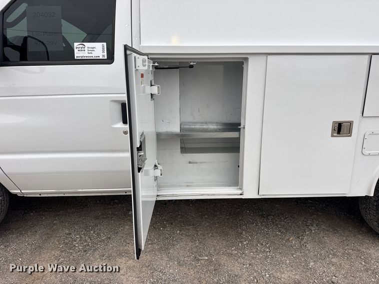 image for item DO8501 2022 Ford E350 Super Duty van with bucket lift