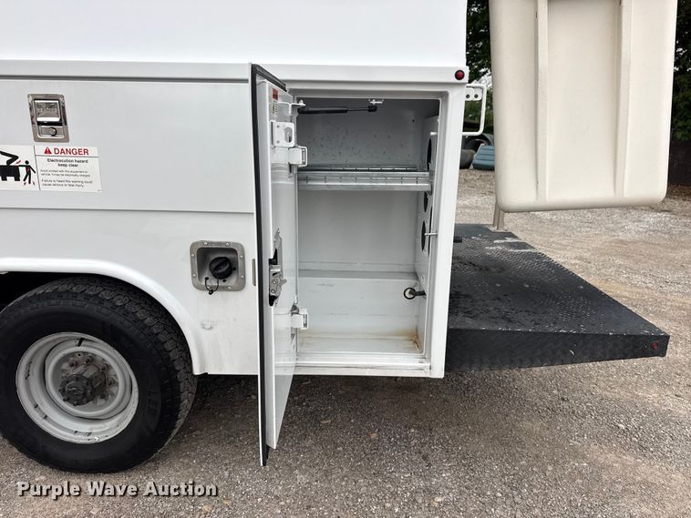 image for item DO8501 2022 Ford E350 Super Duty van with bucket lift