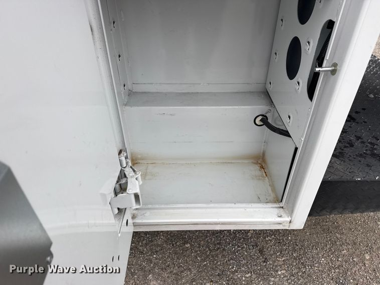 image for item DO8501 2022 Ford E350 Super Duty van with bucket lift