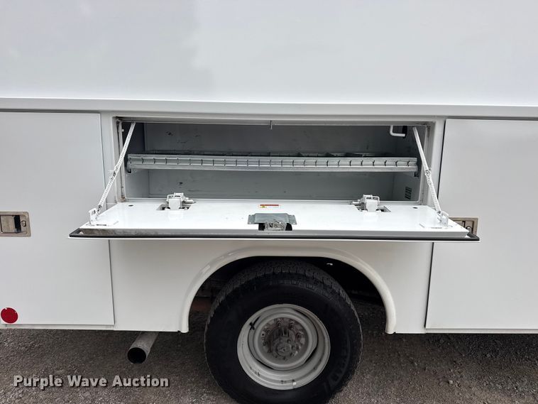 image for item DO8501 2022 Ford E350 Super Duty van with bucket lift