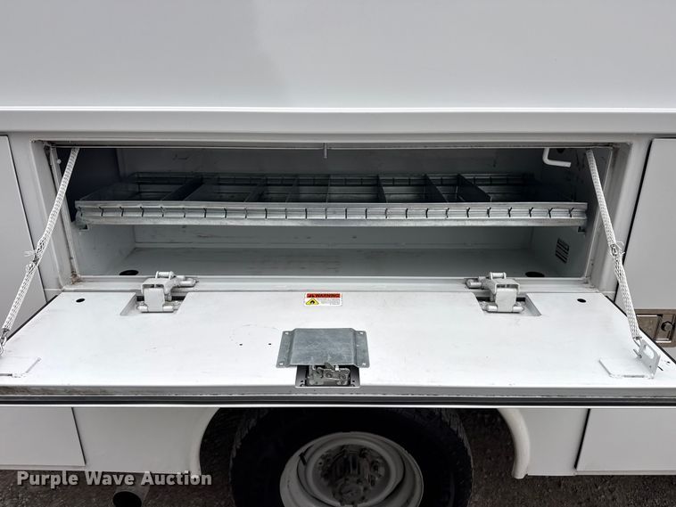 image for item DO8501 2022 Ford E350 Super Duty van with bucket lift