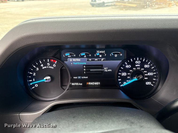 image for item DO8501 2022 Ford E350 Super Duty van with bucket lift