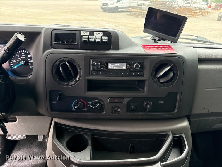 image for item DO8501 2022 Ford E350 Super Duty van with bucket lift