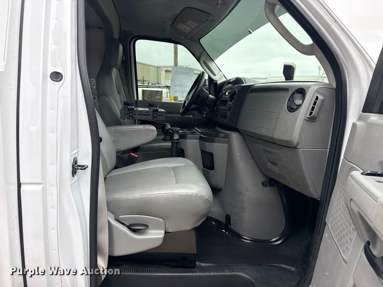 image for item DO8501 2022 Ford E350 Super Duty van with bucket lift