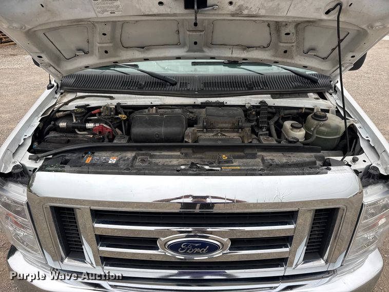 image for item DO8501 2022 Ford E350 Super Duty van with bucket lift