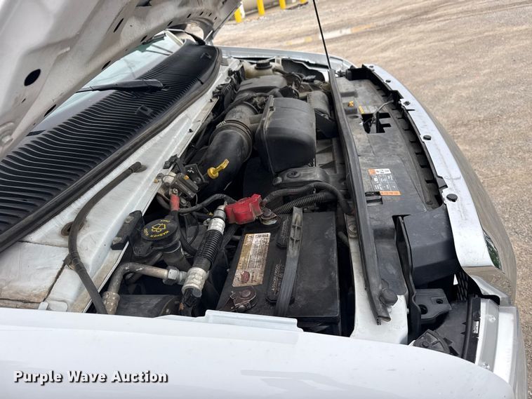 image for item DO8501 2022 Ford E350 Super Duty van with bucket lift