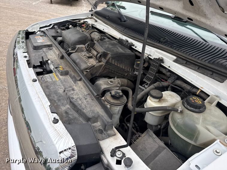 image for item DO8501 2022 Ford E350 Super Duty van with bucket lift