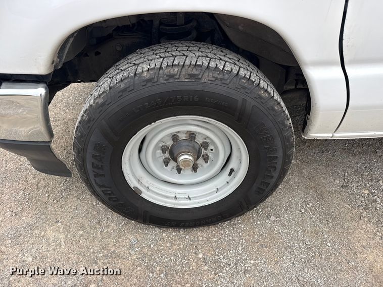 image for item DO8501 2022 Ford E350 Super Duty van with bucket lift