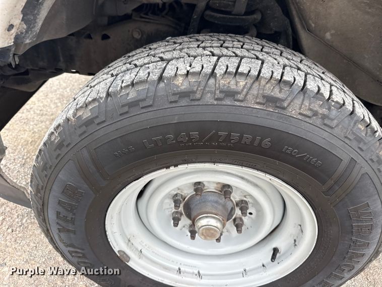 image for item DO8501 2022 Ford E350 Super Duty van with bucket lift