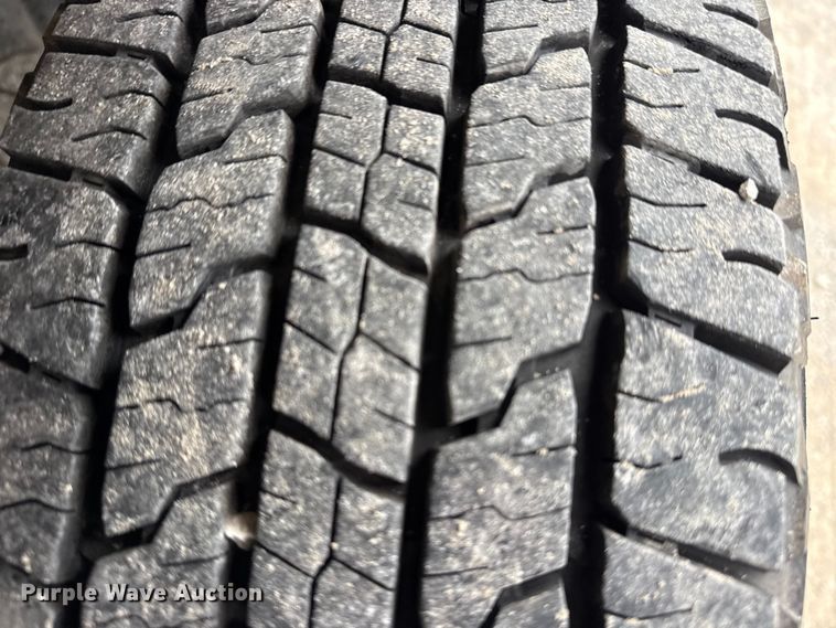 image for item DO8501 2022 Ford E350 Super Duty van with bucket lift