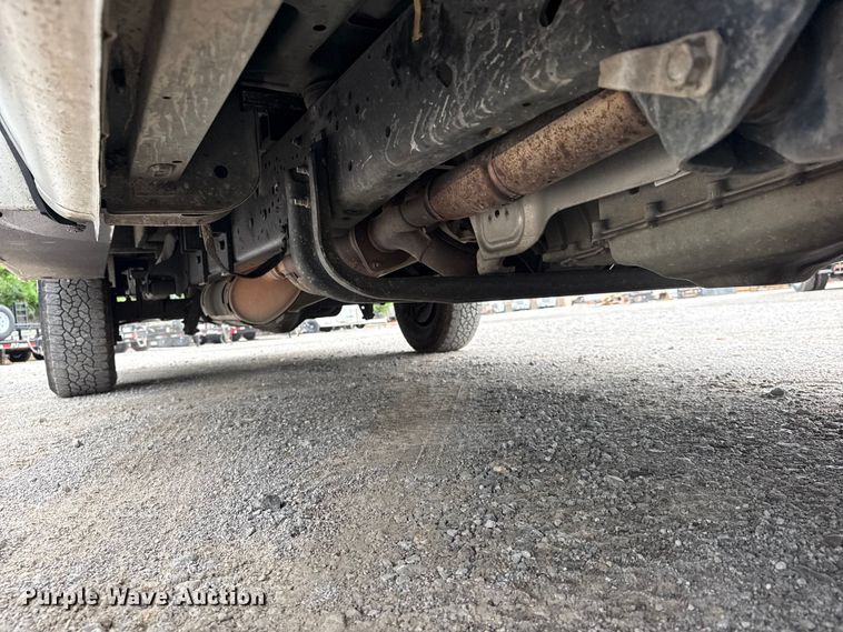 image for item DO8501 2022 Ford E350 Super Duty van with bucket lift