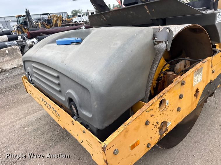 image for item DO8508 20115 Volvo DD140 double drum vibratory roller