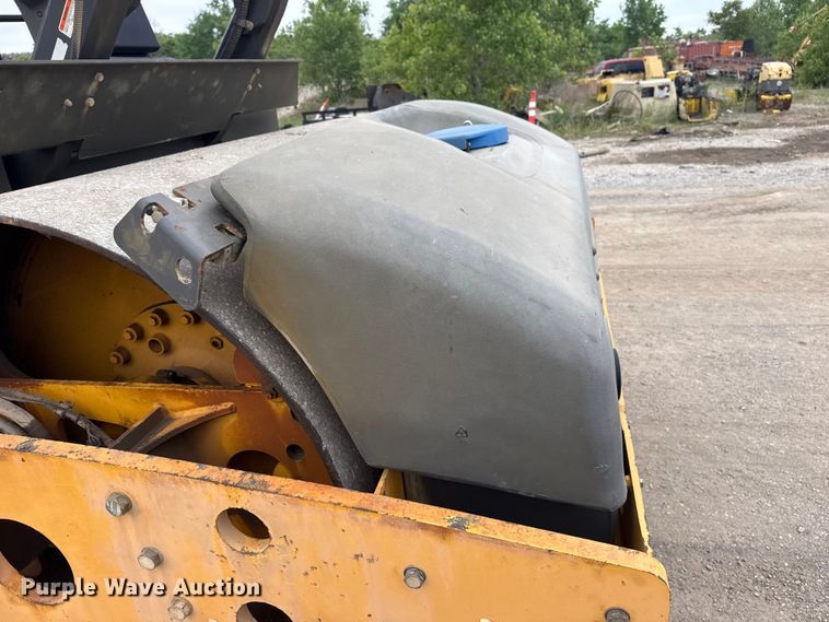 image for item DO8508 20115 Volvo DD140 double drum vibratory roller