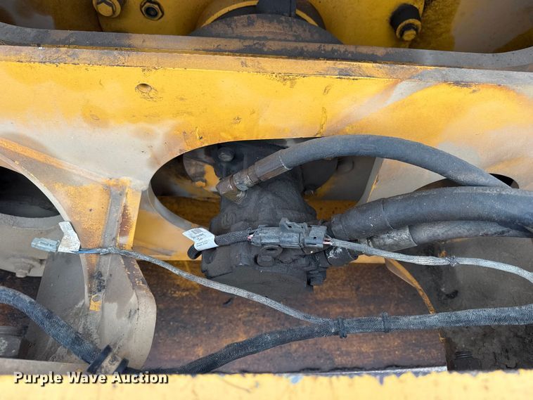 image for item DO8508 20115 Volvo DD140 double drum vibratory roller